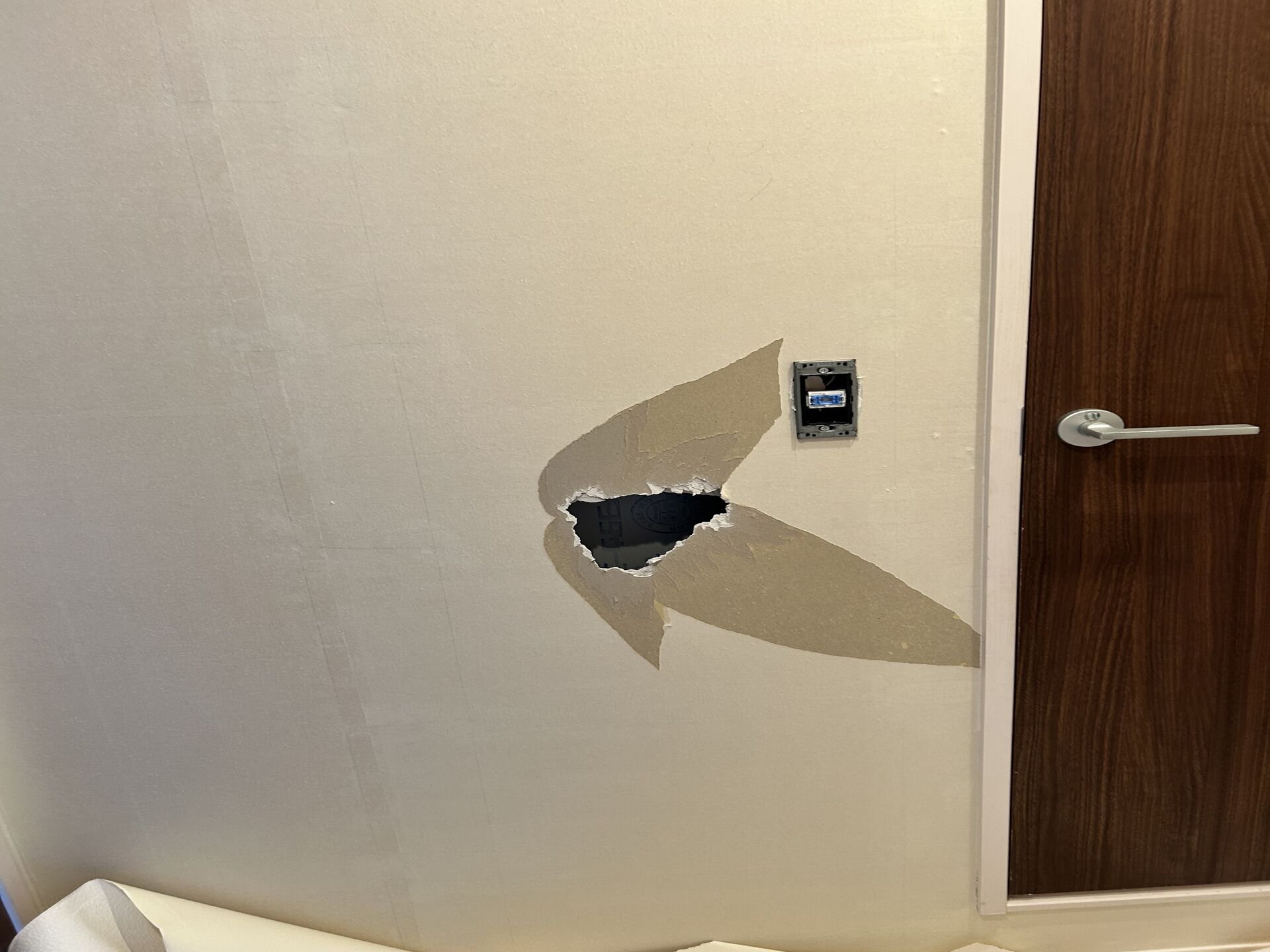 賃貸の壁補修