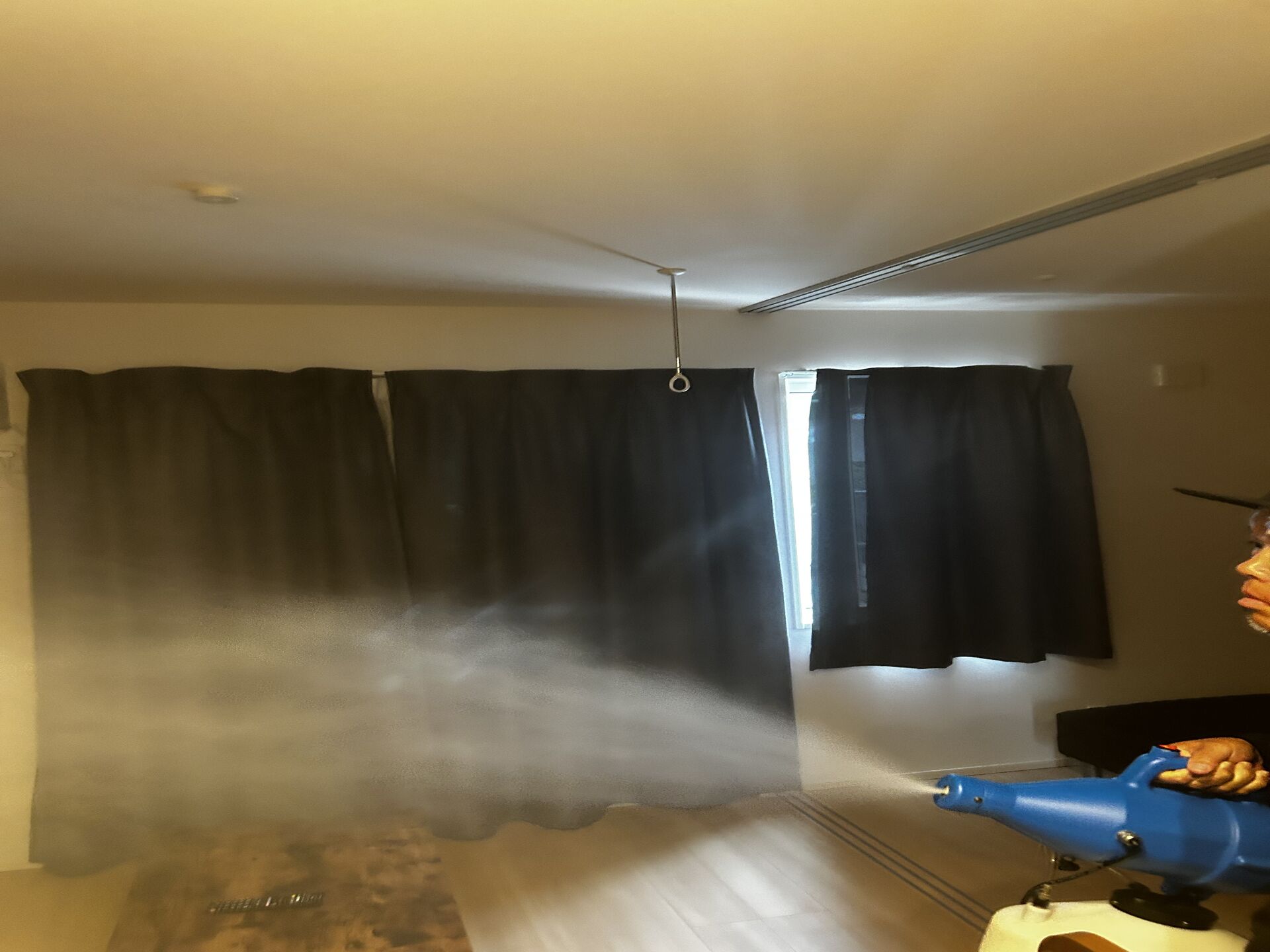 部屋の消臭・臭い取り